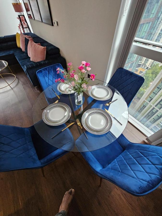 2 Bed Luxurious Apartments Canary Wharf London Ngoại thất bức ảnh