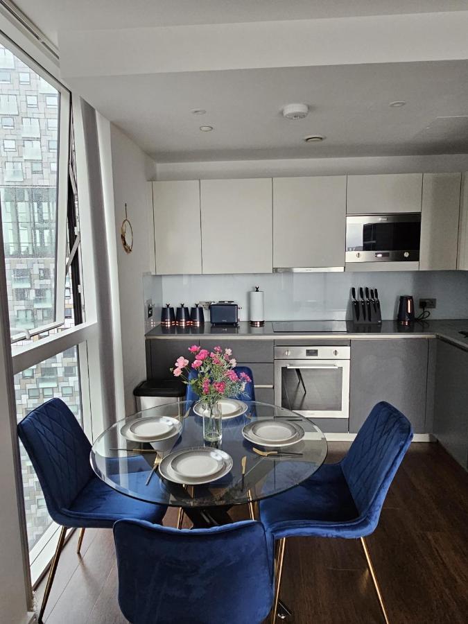 2 Bed Luxurious Apartments Canary Wharf London Ngoại thất bức ảnh