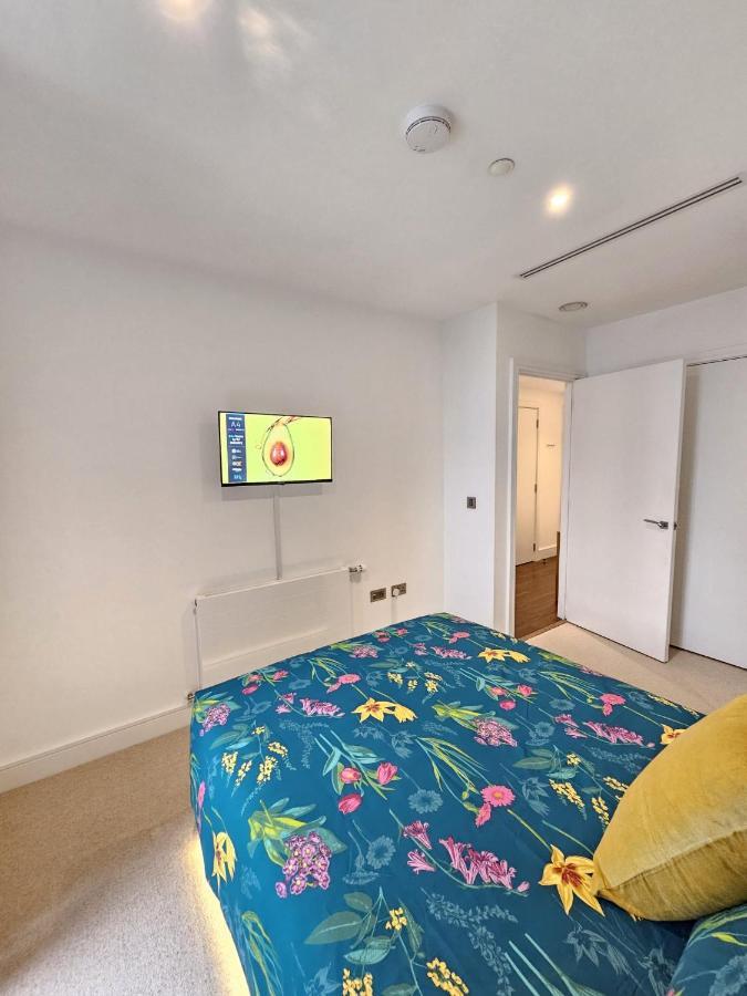 2 Bed Luxurious Apartments Canary Wharf London Ngoại thất bức ảnh