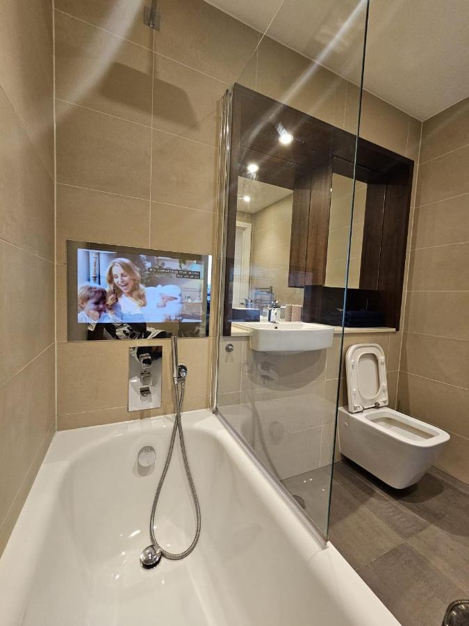 2 Bed Luxurious Apartments Canary Wharf London Ngoại thất bức ảnh