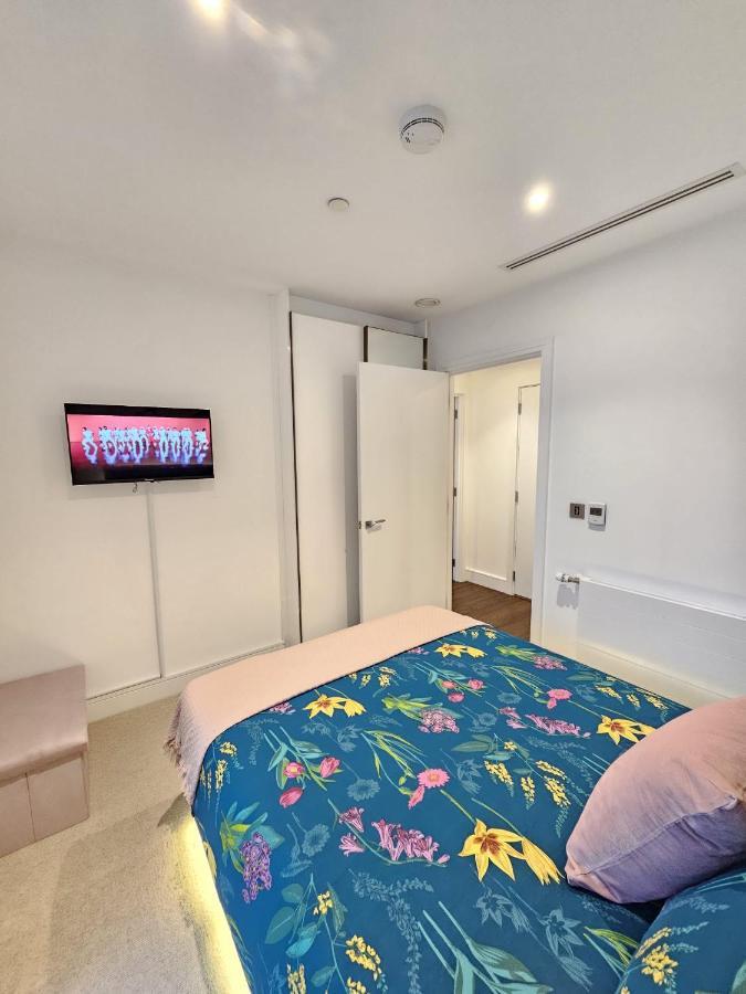 2 Bed Luxurious Apartments Canary Wharf London Ngoại thất bức ảnh
