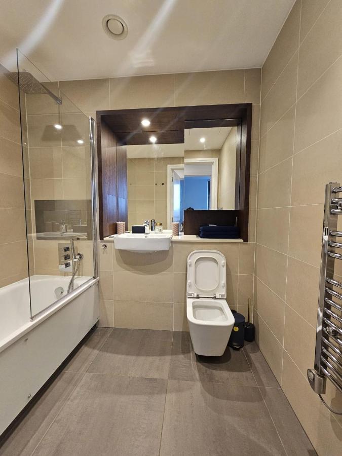 2 Bed Luxurious Apartments Canary Wharf London Ngoại thất bức ảnh