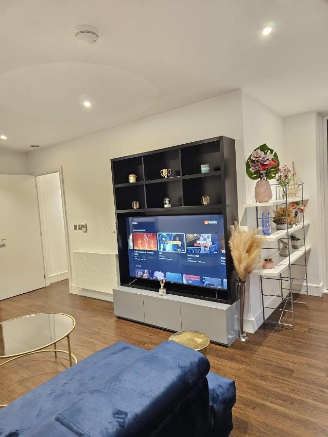 2 Bed Luxurious Apartments Canary Wharf London Ngoại thất bức ảnh