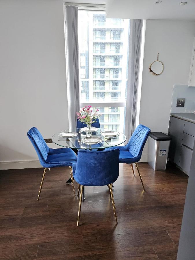 2 Bed Luxurious Apartments Canary Wharf London Ngoại thất bức ảnh