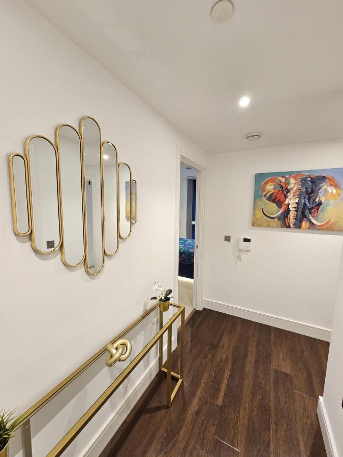 2 Bed Luxurious Apartments Canary Wharf London Ngoại thất bức ảnh
